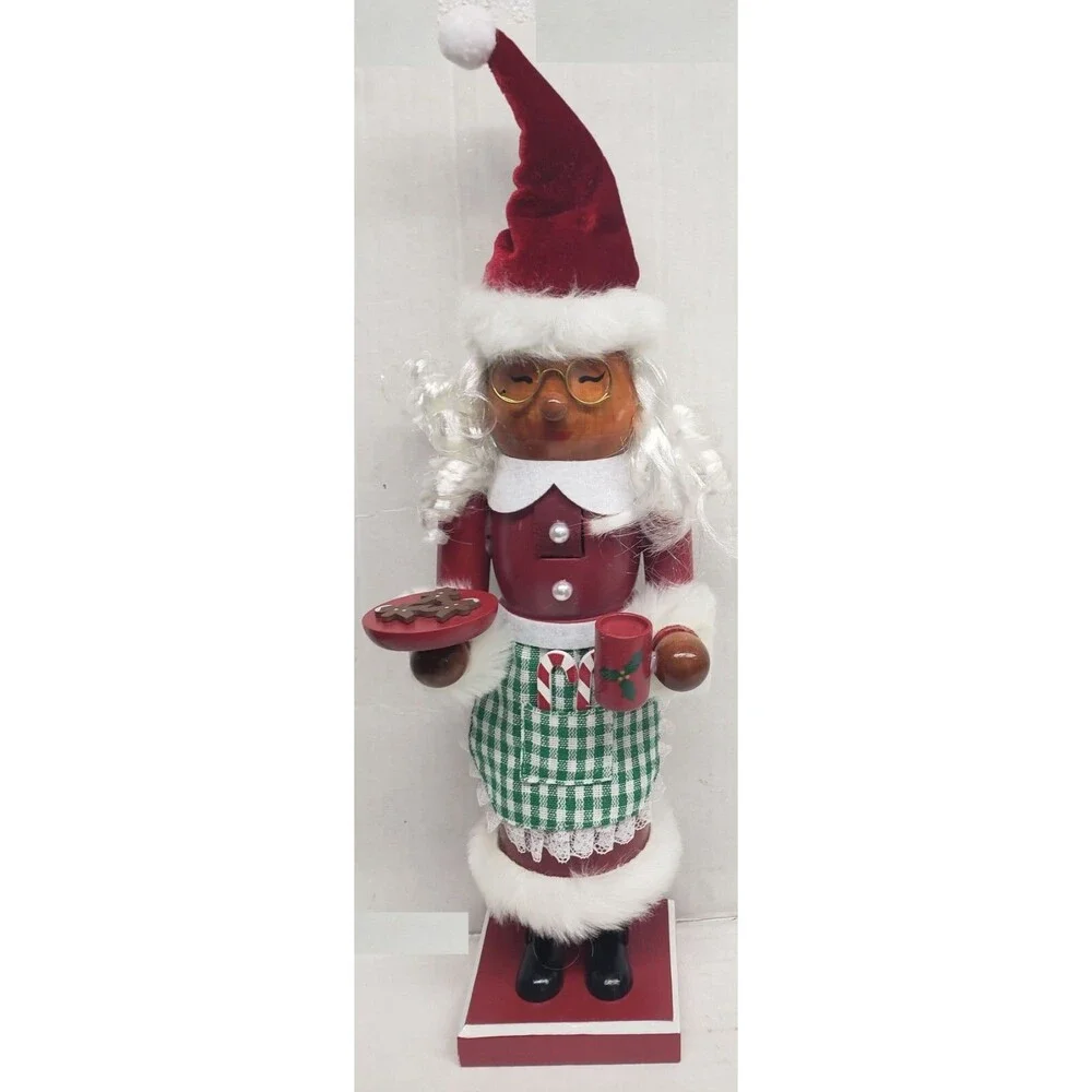 Wooden Christmas Nutcracker,14